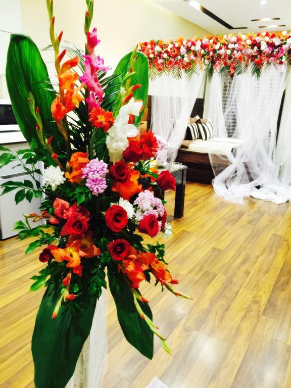 Royaute Luxury Suites And Hotel Gulberg Lahore Bagian luar foto
